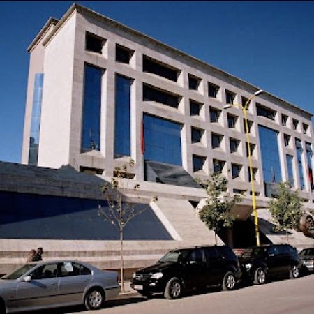 Center Apartment Тирана Екстериор снимка