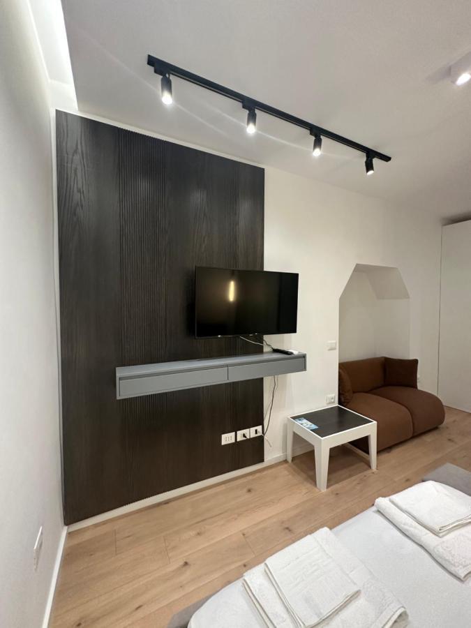 Center Apartment Тирана Екстериор снимка