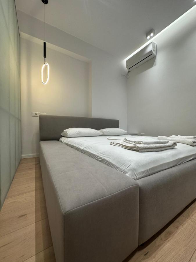 Center Apartment Тирана Екстериор снимка