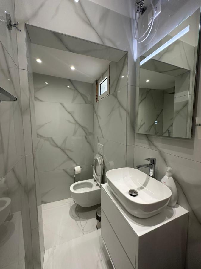 Center Apartment Тирана Екстериор снимка