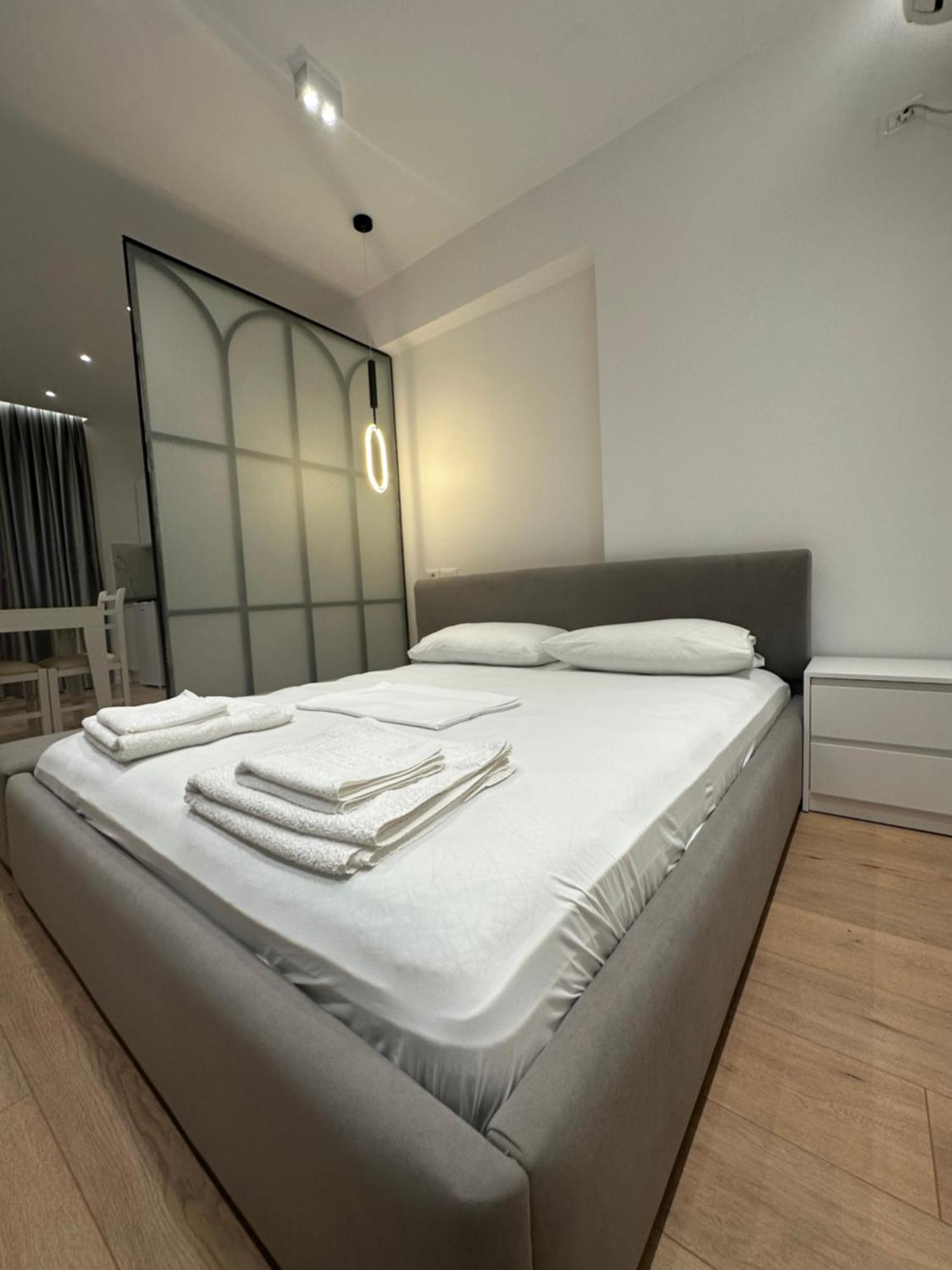 Center Apartment Тирана Екстериор снимка